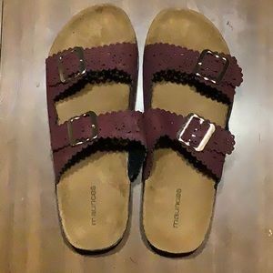 Maurice’s brand new maroon sandals